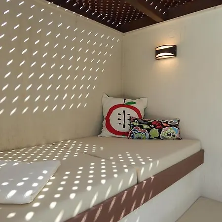 فيلة Unique Divarata